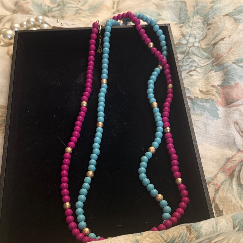 Elegant Beaded Necklace in Pink and Blue